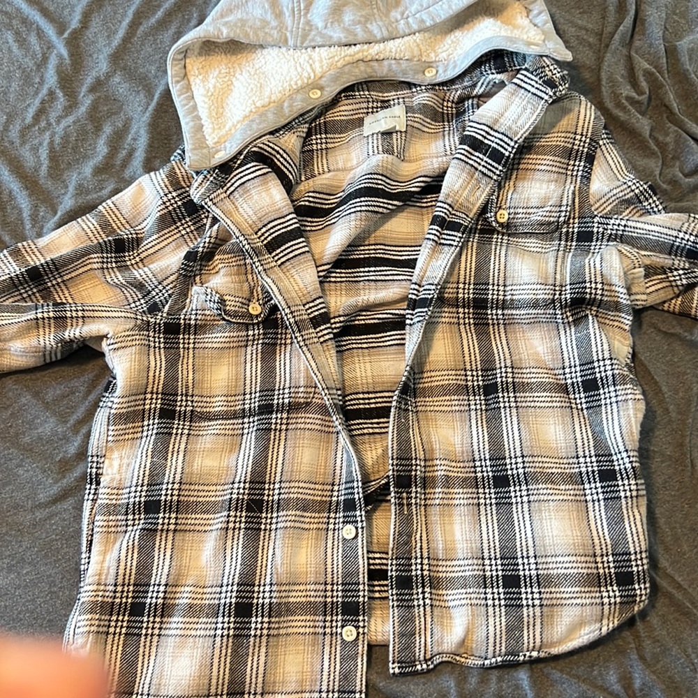Men’s Large American Eagle flannel with a removable sherpa hood